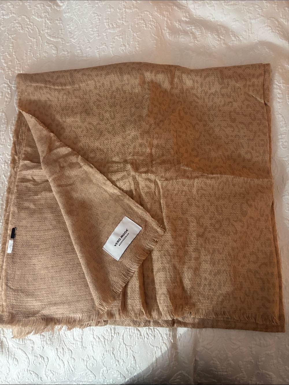 Vero Moda Tan Pink Animal print throw/scarf